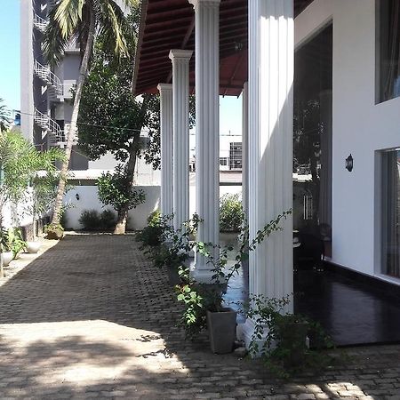 The Kingston Hotel Kiribathgoda Exterior foto