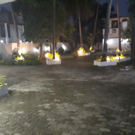 The Kingston Hotel Kiribathgoda Exterior foto