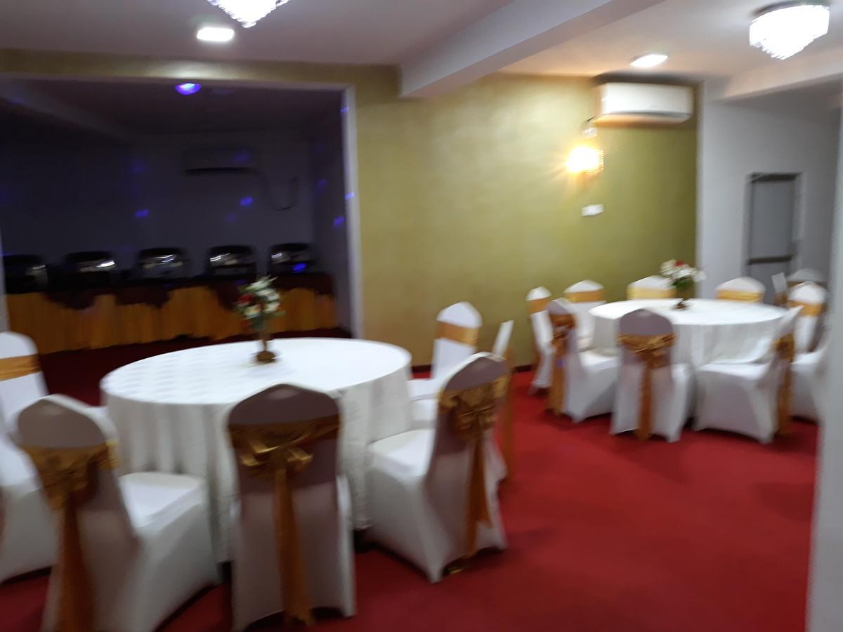 The Kingston Hotel Kiribathgoda Exterior foto