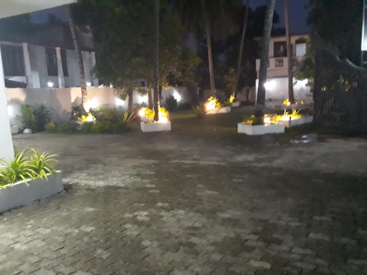 The Kingston Hotel Kiribathgoda Exterior foto